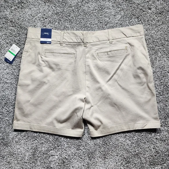 IZOD Khaki Bar Harbor Shorts Size 18 - Picture 3 of 12